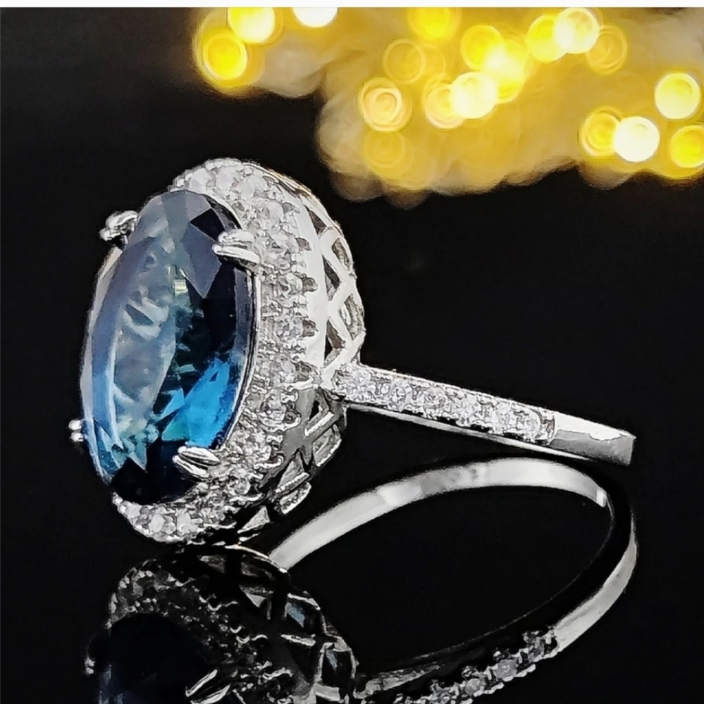Dazzling Silver Ring with Deep Blue Cubic Zi Gemstone